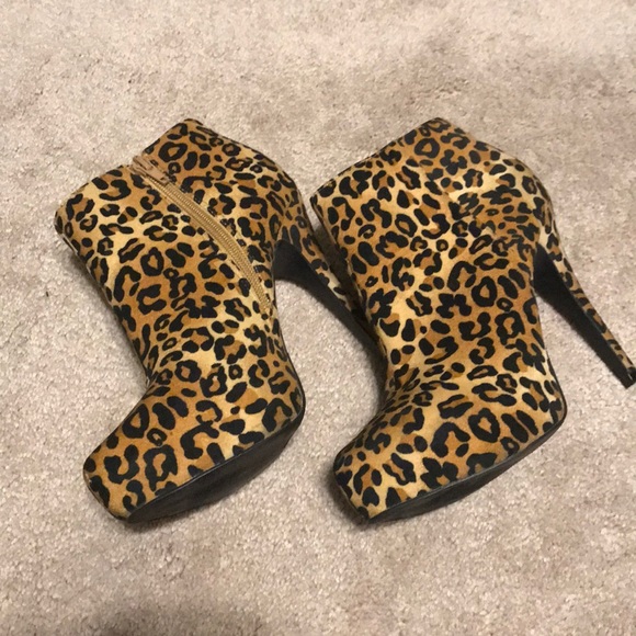 Leopard Print Booties - Picture 2 of 3